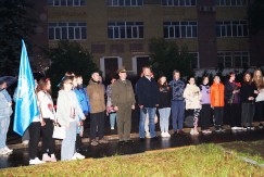 Думиничане 22 июня на рассвете (время начала войны) провели акцию "Свеча памяти", а днем - торжественное мероприятие
