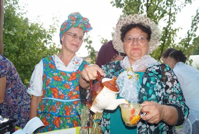 Медом – чаем угощаем, или Самый вкусный фестиваль